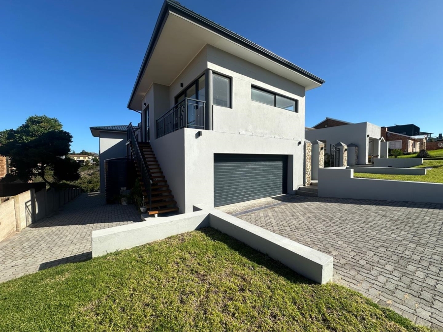 5 Bedroom Property for Sale in Stilbaai Wes Western Cape